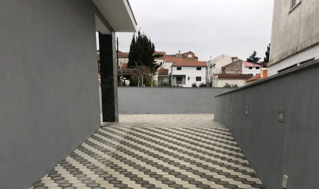 Pavimento Hexagonal cor: Cinza + Branco Sujo