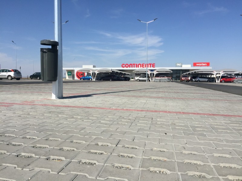 Pavimento: Alfa cor Cinza | Holanda cor Branco Sujo