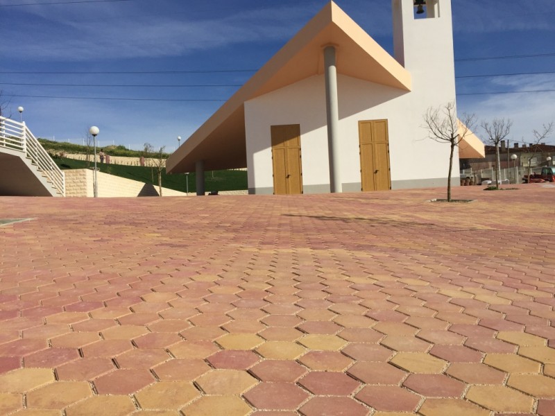 Hexagonal cor: Mesclado Outono II | Floreira cor: Bordeauxesclado Outono 2