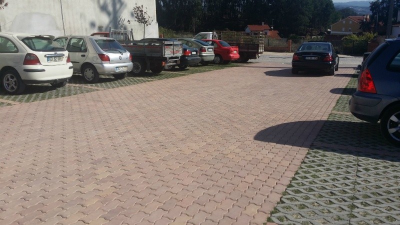 Pavimento Uni Cor: Mesclado Outono 1 + Grelhas de Enrelvamento