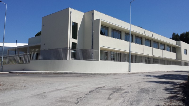 Exterior: Bloco TérmicoProEtics / Interior: Bloco Isoargila