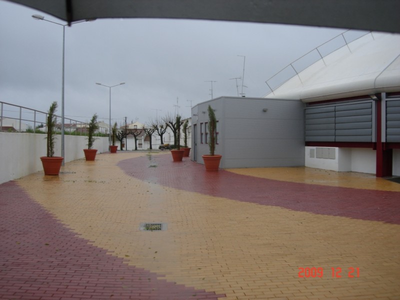 Pavimentos Holanda: Amarelo e Bordeaux